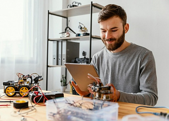 Управление, техническое обслуживание и текущий ремонт мобильных робототехнических средств (РТС)